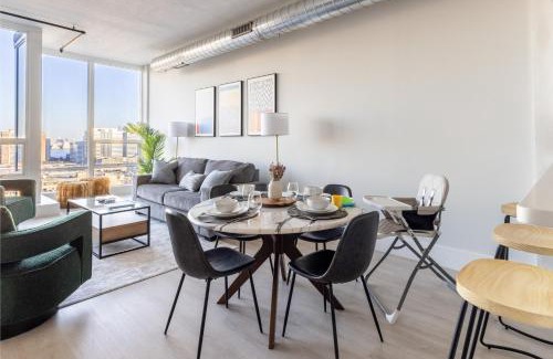 Historic Downtown Apartment | Chique Loft 15 Min from NYC with City View & Pool
