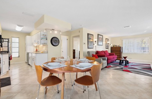 Siesta Key House | Chloe's Villa on Siesta Key, A Private 1/1 Escape