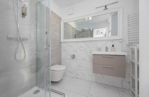 Mirow Apartment | Chmielna by Solarento