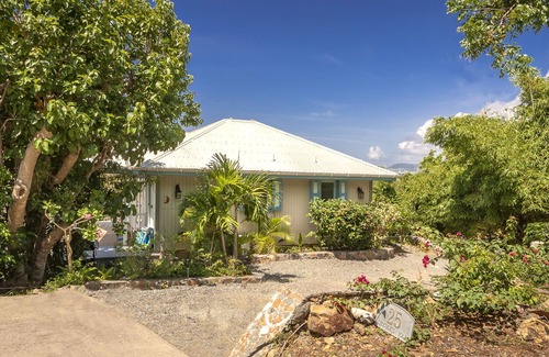 Hart Bay Apartment | Chocolate Hole Studio-Outdoor Space, Hot Tub, Kitchenette and Beautiful Views!