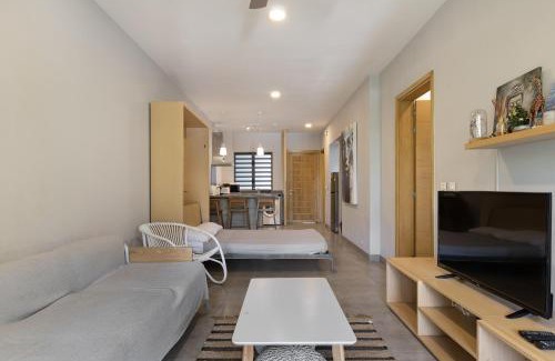 Mont Choisy Apartment | Choisy Les Bains M2 by Host Agents