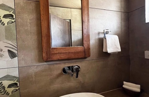 Jhiri Hotel | Chokhiwadi Forest Retreat