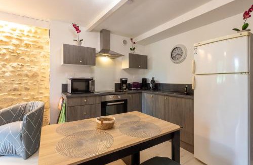 Monein House | Cholena - Domaine Helaku, Monein