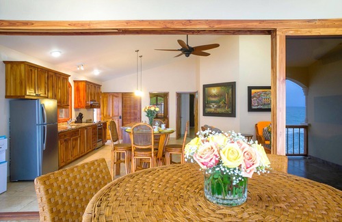 Manglaralto Apartment | Choose Sunset Villa if you expect nothing but the best from your beach vacation!