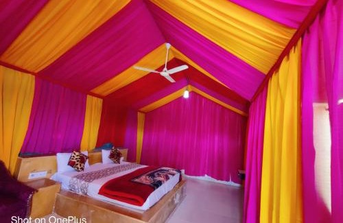 Jaisalmer Hotel | Chotu Maharaj Desert camp