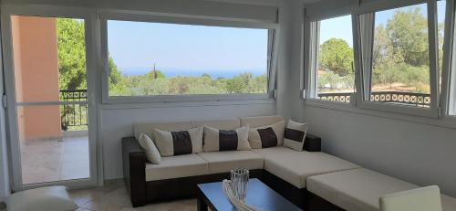 Ormos Panagias House | Chris Lux