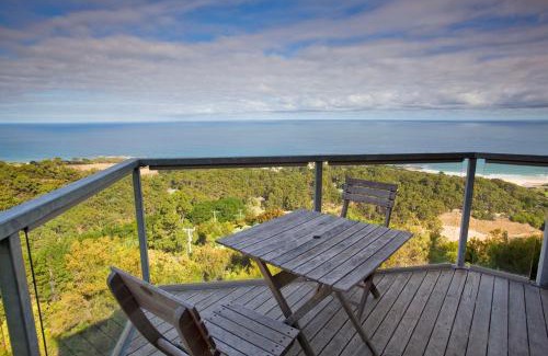 Skenes Creek Apartment | Chris's Beacon Point Restaurant & Villas