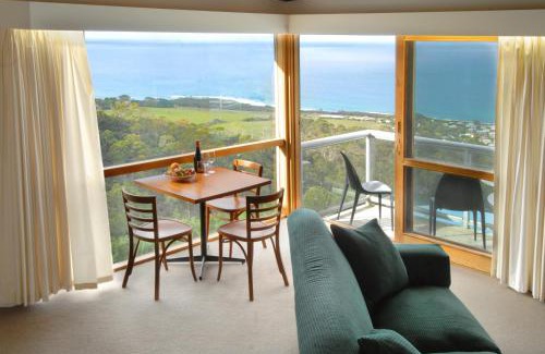 Skenes Creek Apartment | Chris's Beacon Point Restaurant & Villas