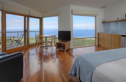 Skenes Creek Apartment | Chris's Beacon Point Restaurant & Villas