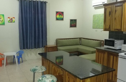 Tower Isle Apartment | Chrisanns Hidden Cove 2 bdr apt, sleeps 5, pool, beach