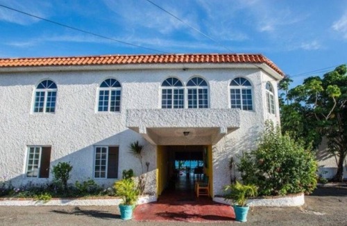Tower Isle Apartment | Chrisanns Hidden Cove 2 bdr apt, sleeps 5, pool, beach