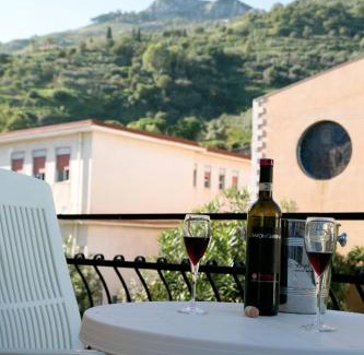 Mazzeo Hotel | ChrisMare Hotel