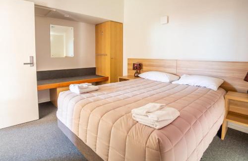 Christchurch Hotel | Christchurch Park Motel