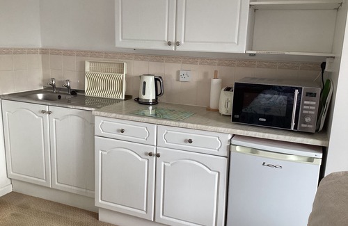 Christchurch Apartment | Christchurch Riverside Studio With Fishing Available