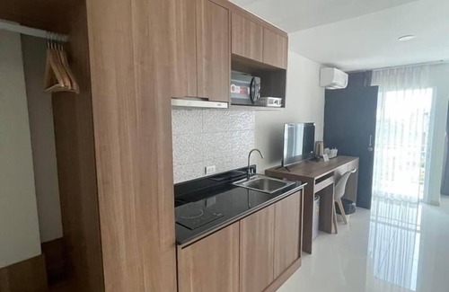 Ban Thung Sukla Hotel | Christella Hotel Laemchabang