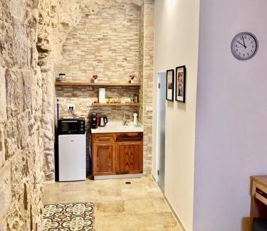 Old City Apartment | Christian Quarter Studio I