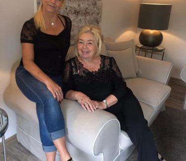 Thiede Apartment | Christinas Fewo Fischerhus mit 3 Schlafzimmer, Küche, Wohnzimmer,Badezimmer , Balkon u Garten u Parkplatz in Thiede