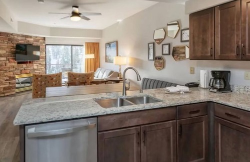 Tahoe Village Condo | CHRISTMAS @ Heavenly SKI IN/OUT! 1-bedroom condo @ The Ridge Tahoe Dec 21st-28th