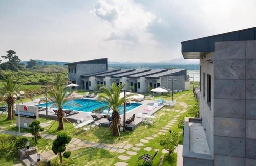 Jongdal-ri Apartment | Christmas Resort