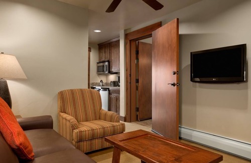 Breckenridge Resort | Christmas Week 2024, Ski-in/Ski-out Breckenridge, CO. 7 Nights