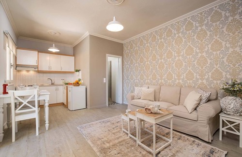 Koutsi Villa | Chryssa Villa - Sun - Splashed & romantic.