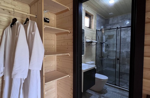 Shilda Bed & Breakfast | Chubini winery & cabins