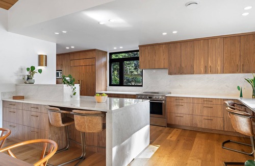 Bellingham House | Chuckanut Beachfront Sanctuary w/Bay View, Private Beach, Hot Tub & Wildlife