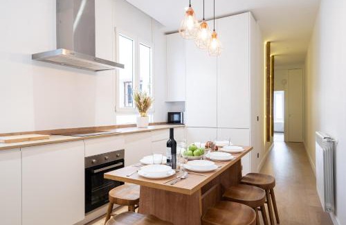 Justicia Apartment | Chueca Hortaleza 12Pax 5 Bedrooms 5 Baths