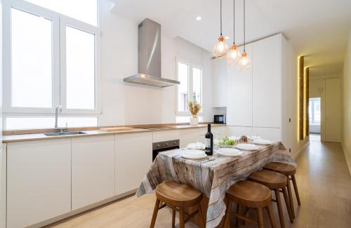 Justicia Apartment | Chueca Hortaleza 12Pax 5 Bedrooms 5 Baths
