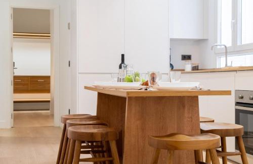 Justicia Apartment | Chueca Hortaleza 12Pax 5 Bedrooms 5 Baths