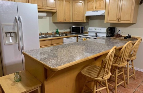 Anchorage Ski Chalet | Chugiak Forest Home Family & Pet Friendly Easy going Host