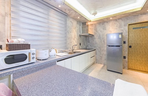 Chuncheon House | Chuncheon Poolhouse Epop