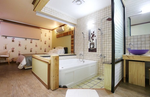 Chungju Hotel | Chungju Hue Drive-in