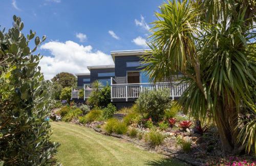 Oneroa Apartment | Church Bay Escape