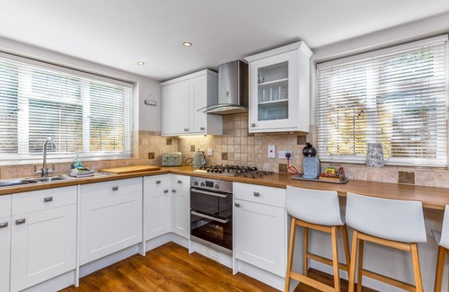 Chipping Campden Cottage | Church Cottage - a cotswold cottage that sleeps 4 guests in 2 bedrooms