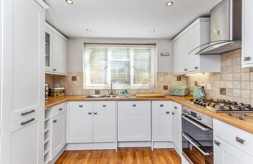 Chipping Campden Cottage | Church Cottage - a cotswold cottage that sleeps 4 guests in 2 bedrooms