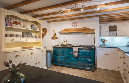 West Down Cottage | Church Cottage Sleeps 6 |Logburner, Dog Friendly