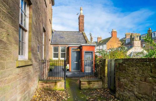 Montrose Apartment | Church House
