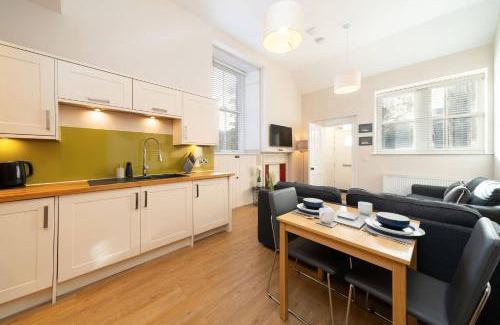 Montrose Apartment | Church House
