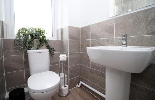 Lisvane Apartment | Church Road Cardiff FREE parking