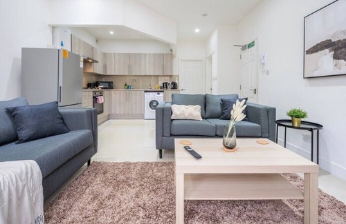 Newport Apartment | Church View 1 by Tŷ SA