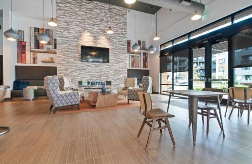 Menlo Park Apartment | Churchill Living at Anton Menlo