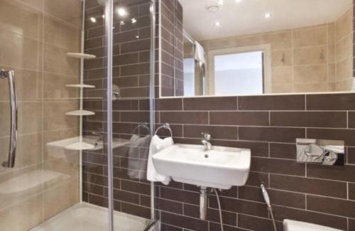 Bootham Apartment | Churchill Two Bedroom Apartments with Free Parking and The Minster view