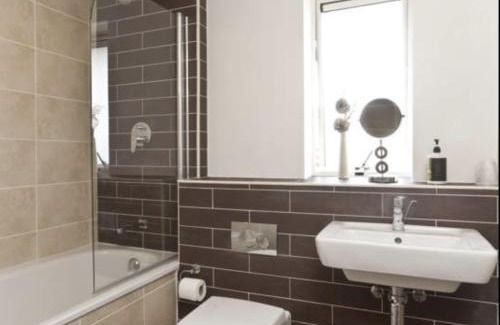 Bootham Apartment | Churchill Two Bedroom Apartments with Free Parking and The Minster view