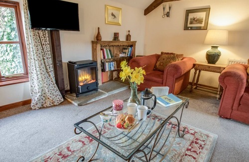 Cheselbourne Cottage | CHURN HOUSE, pet friendly, character holiday cottage in Dewlish