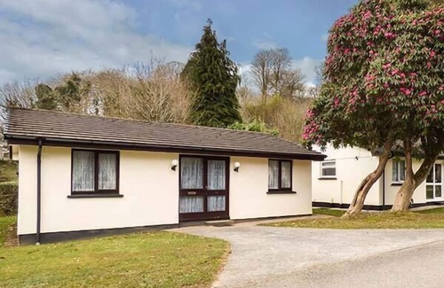 Liskeard Cottage | CHY LOWENNA, pet friendly, with a garden in Liskeard
