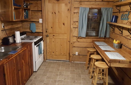 Eustace Cabin | Cici's one bedroom cabin at Bluegill Lake Cabins