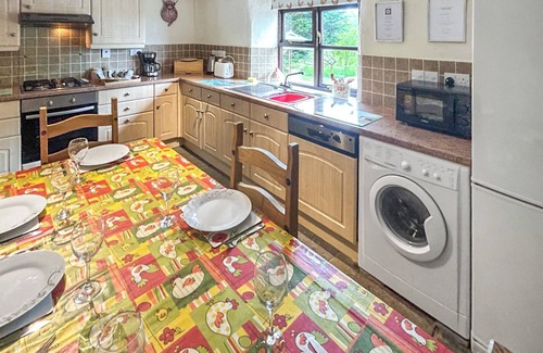 Hawkchurch Cottage | Cider Cottage is a paradise for families, friends and couples.