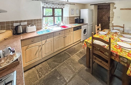 Hawkchurch Cottage | Cider Cottage is a paradise for families, friends and couples.