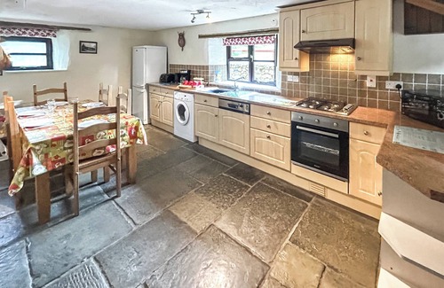 Hawkchurch Cottage | Cider House is a paradise for families, friends and couples.